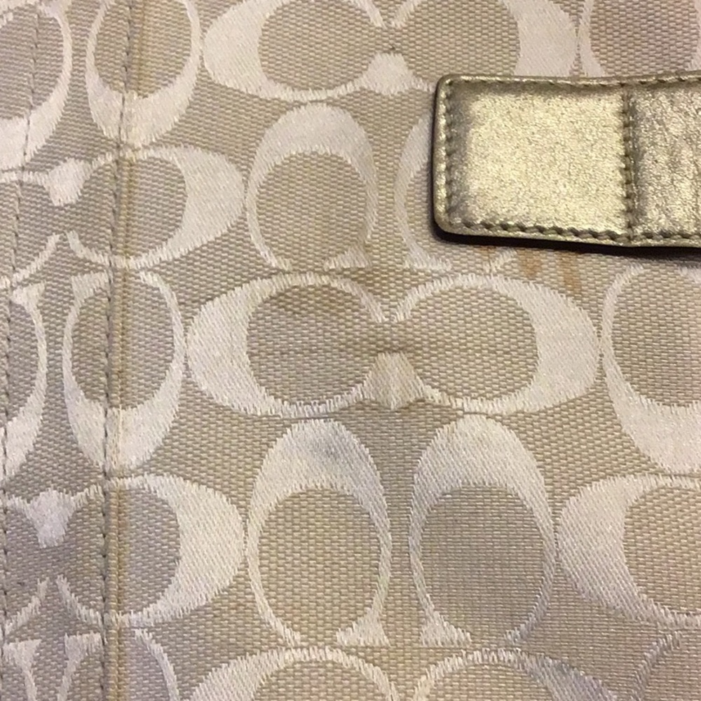 Woman Coach Shoulder Bag with Signature Style Champagne - Picture 11 of 12
